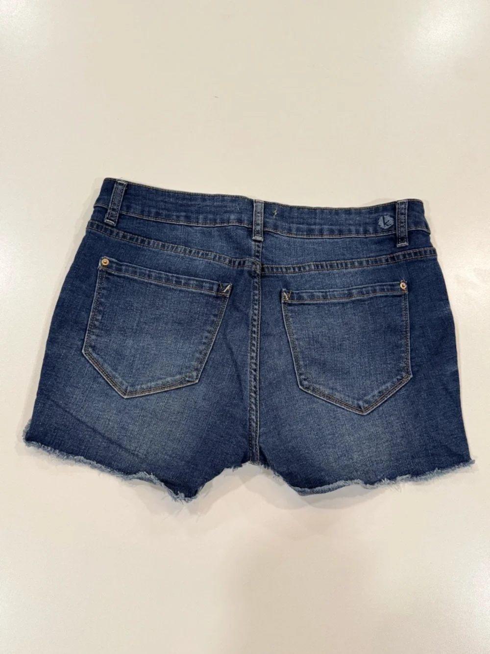 Kensie Denim Shorts Floral Embroidered Sunflower Raw Hem Size 6 28 - Picture 11 of 12